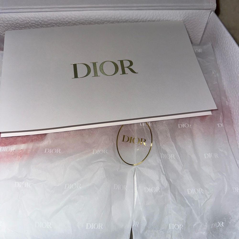 Christian Dior White and Red Pouch - Picture 8 of 9